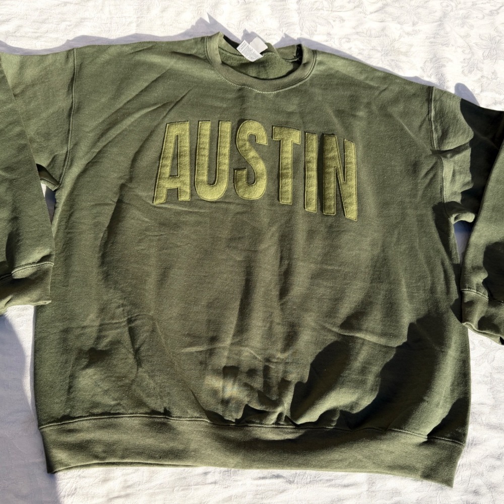 Gildan Austin Sweatshirt Mens XL Military Green NWT Heavy Blend Pullover Fleece - Picture 2 of 3